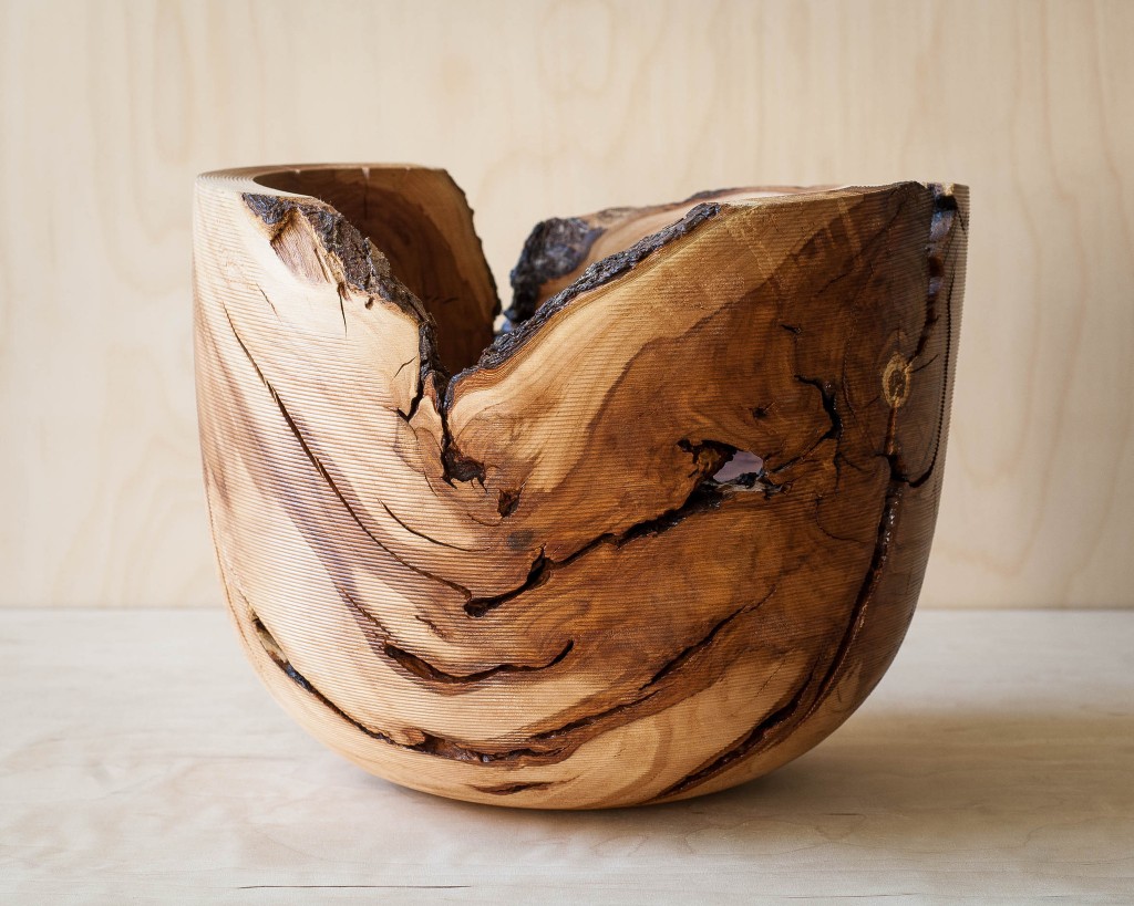 Apple_woodturned_vessel_Giewont1